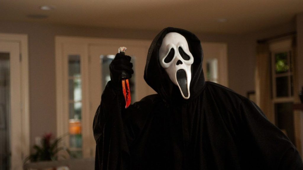 Ghostface captura alguna pelicula de scream